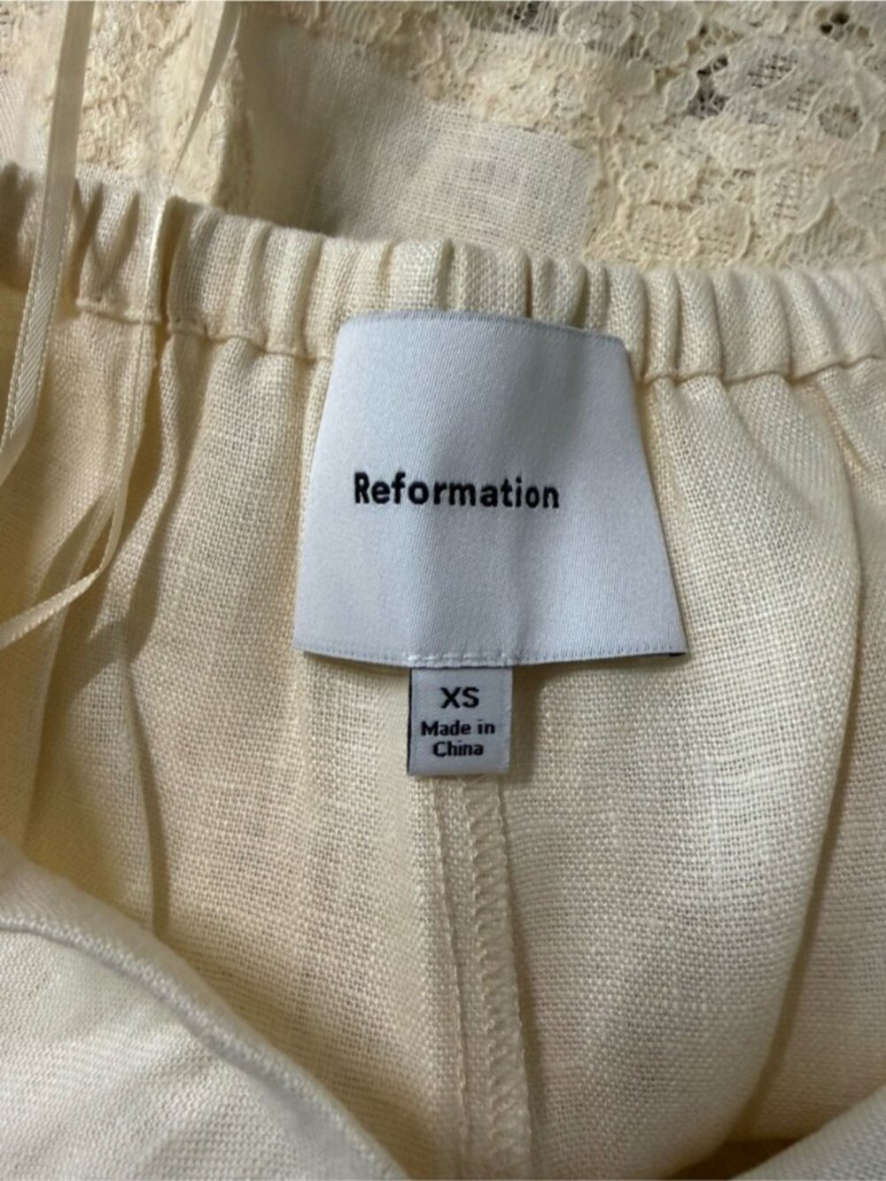 NEW Reformation Fern Sugar Yellow Lace Trim Linen Shorts Elastic Waist | US XS - Picture 13 of 13